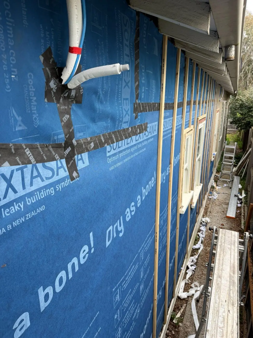 Penetration detailing through the wall membrane.