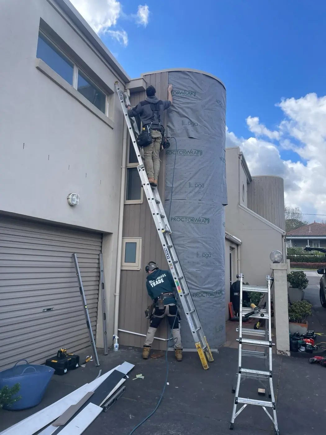Curved wall membrane and preparation stage.